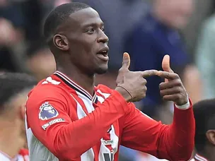 High-flying Sunderland too strong for basement side Wolves at Stadium of Light