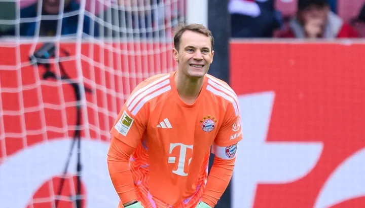 Manuel Neuer error: Bayern Munich concede fastest ever Bundesliga goal as Vincent Kompany's side give Borussia Dortmund hope