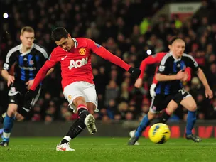 Hernandez suffers injury scare