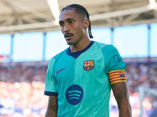 Raphinha, De Jong updates: Barcelona injury, suspension list vs. Real Betis