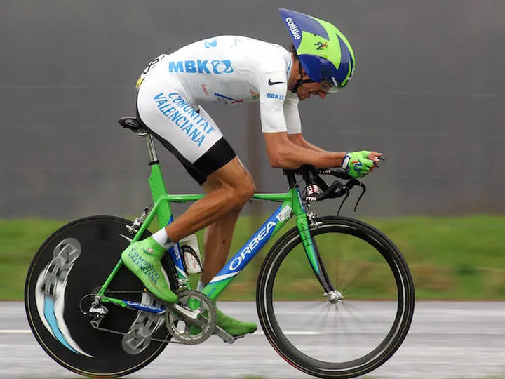 Ruben Plazza triumphant in stage 16