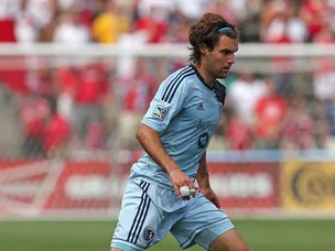 Sporting Kansas City thrash 10-man Dallas