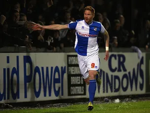 Harrold brace holds Pompey