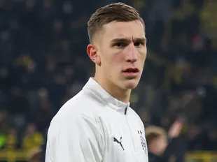 Barcelona 'take stance' that could impact Real Madrid, Liverpool in defender pursuit