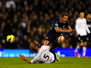 Hangeland sees red for Fulham