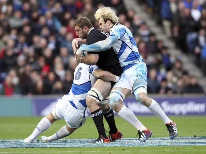 Six tries give New Zealand victory