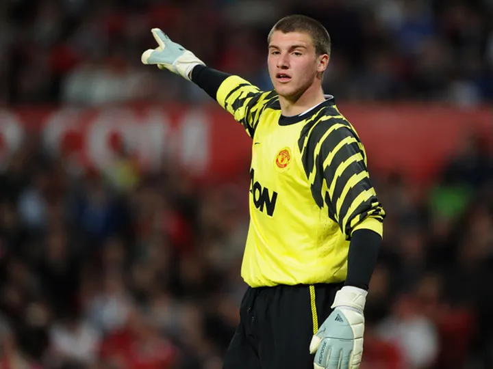 Man United keeper extends Doncaster loan