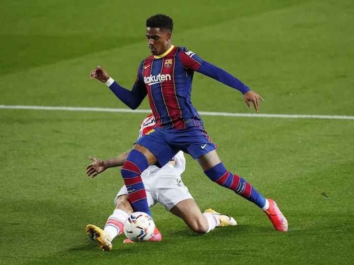 A closer look at new Leeds United signing Junior Firpo