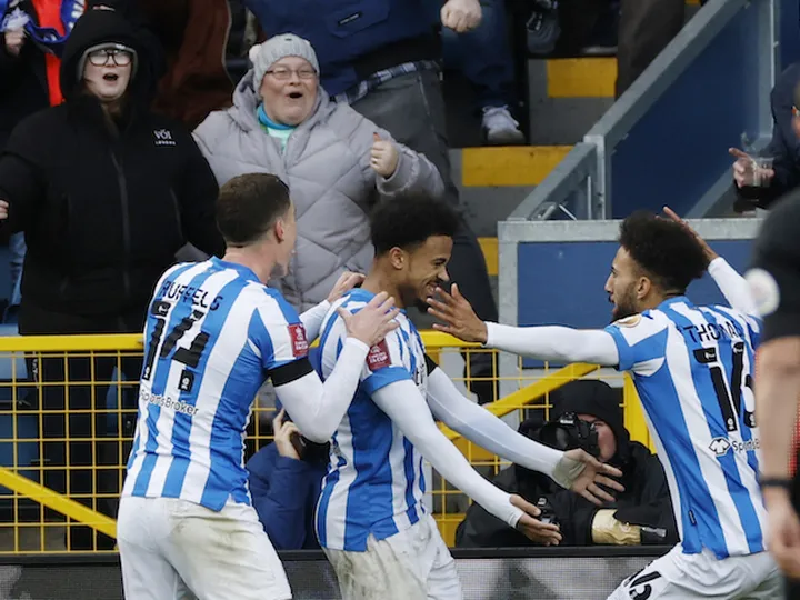 Huddersfield vs. Swansea - prediction, team news, lineups
