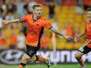 Brisbane fight back to beat Wellington