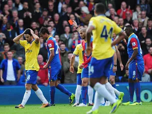 Arsene Wenger blasts "wrong decision"