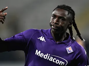 Former Premier League striker Kean rushed to hospital after head injury