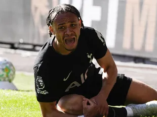 Spurs could deploy strangest attacking combination as De Zerbi gives injury update