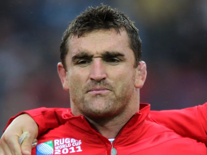 Bennett forced to retire due to injury