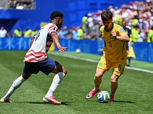 Jordan Bos outstanding as Australia secure knockout-stage qualification