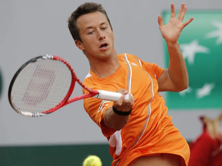 Kohlschreiber wins at French Open