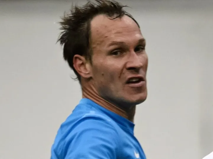 Kelhar offered Sheff Weds deal