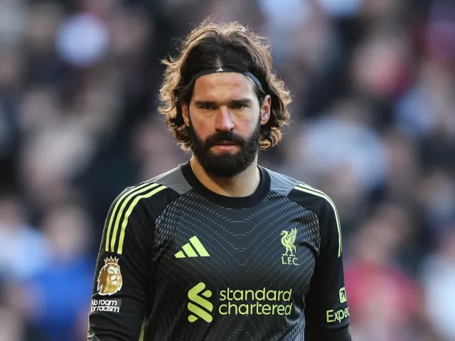 'Decisive card' means Liverpool could still lose Alisson after contract extension