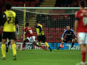 Watford cruise into next round