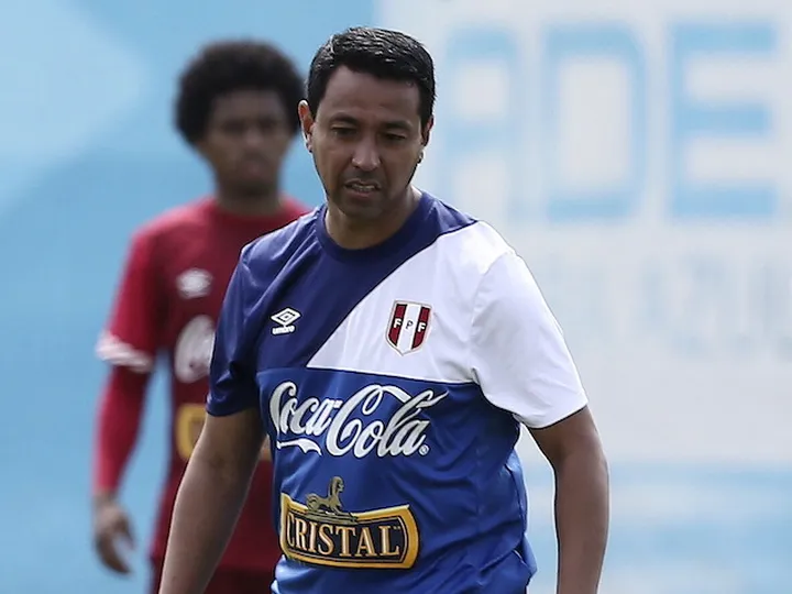 Coronavirus latest: Nolberto Solano detained in Peru after breaking curfew