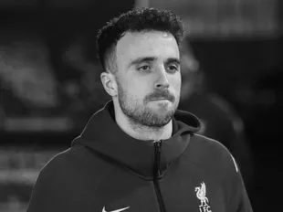 Watch Wolves and Liverpool's touching Diogo Jota tribute in Premier League clash