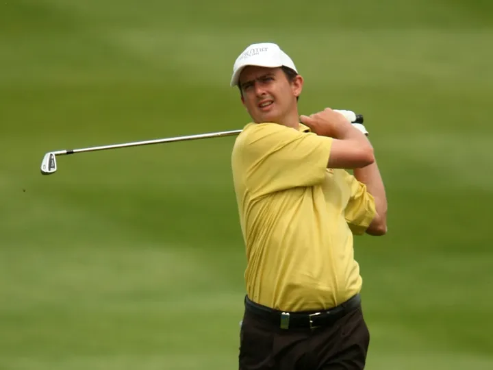 Six share lead in Sicily