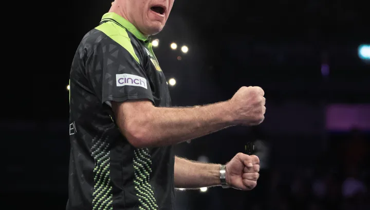 Michael van Gerwen wins Players Championship 15, almost sets new PDC record