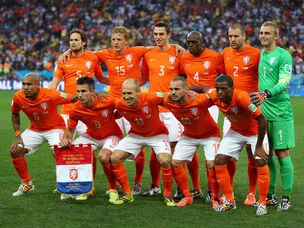 Van Persie, De Jong start
