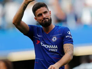 Giroud nets twice as Chelsea thrash St Patrick's
