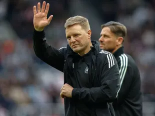 "A big opportunity" - Howe reacts to Gordon's Barcelona transfer