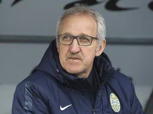 Hellas Verona boost survival chances