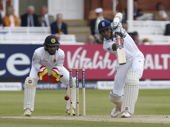 Alex Hales edges England towards victory