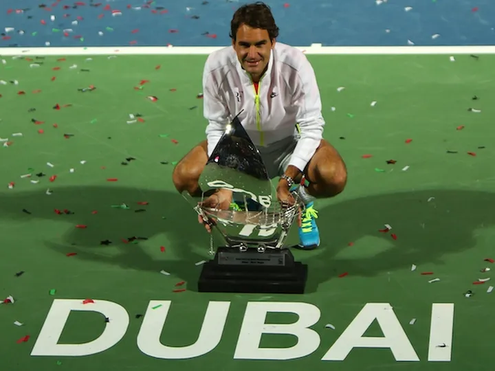 Federer beats Djokovic in Dubai