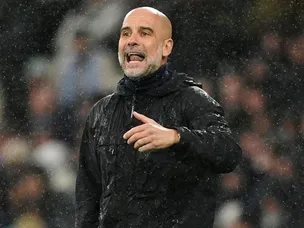 Guardiola sends "alive" warning to Gunners after City sweep past Palace