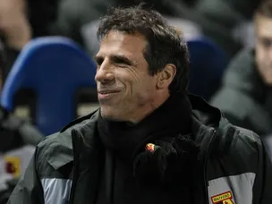 Holloway hails "dignified" Zola