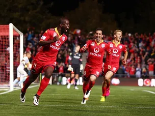 Bruce Dijte double sends Adelaide through