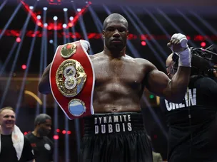 Dubois beats Hrgovic in slugfest as Queensberry whitewash Matchroom