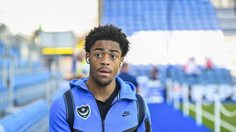 Chelsea loanee suffers "two fractures" during early weeks at EFL club