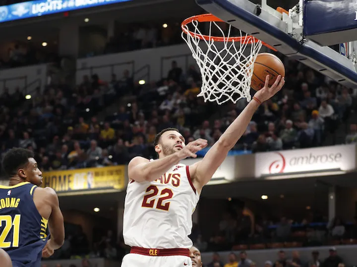 Cavaliers halt Pacers run thanks to Larry Nance Jr buzzer beater