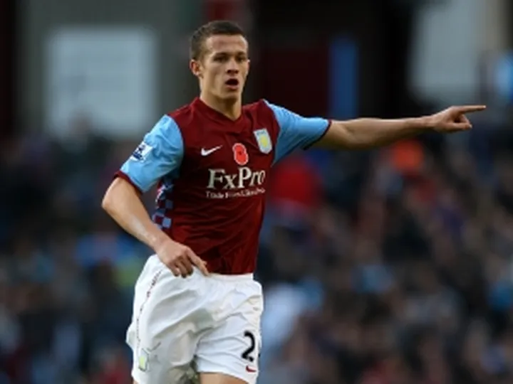 Hogg agrees Huddersfield move