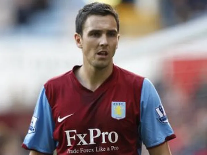 Villa accept Liverpool offer for Downing