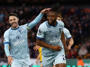 Ten-man Bournemouth triumph over Wolves