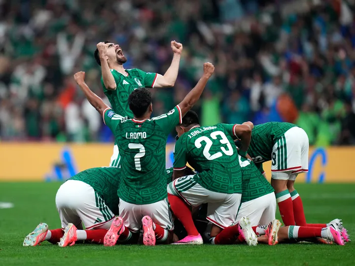 Mexico continue stunning World Cup run with four wins and zero goals conceded