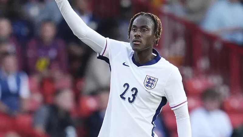 Yes or no? Chelsea respond to €25m Chalobah transfer bid
