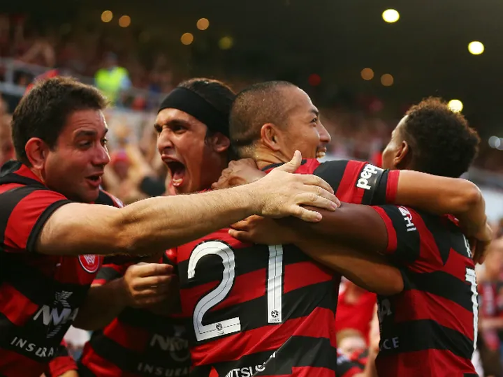 Wanderers outclass hapless Glory