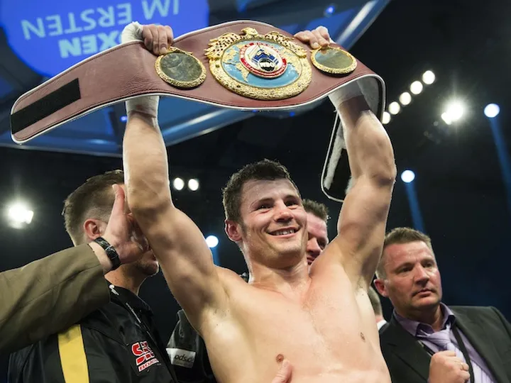 Stieglitz stops Abraham in three