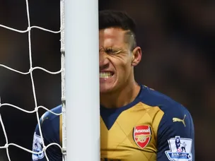 Liverpool clash "too soon" for Sanchez