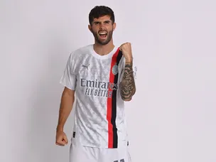 Pictured: Pulisic, Giroud model AC Milan 2023-24 away kit