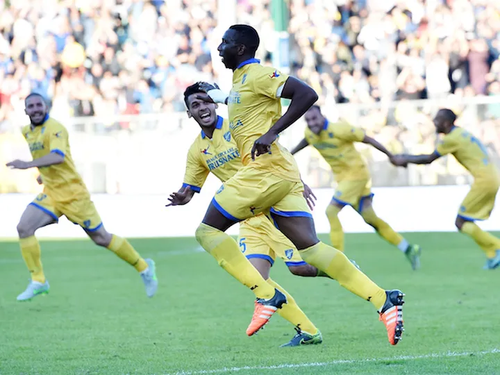 Ten-man Genoa salvage draw at Frosinone