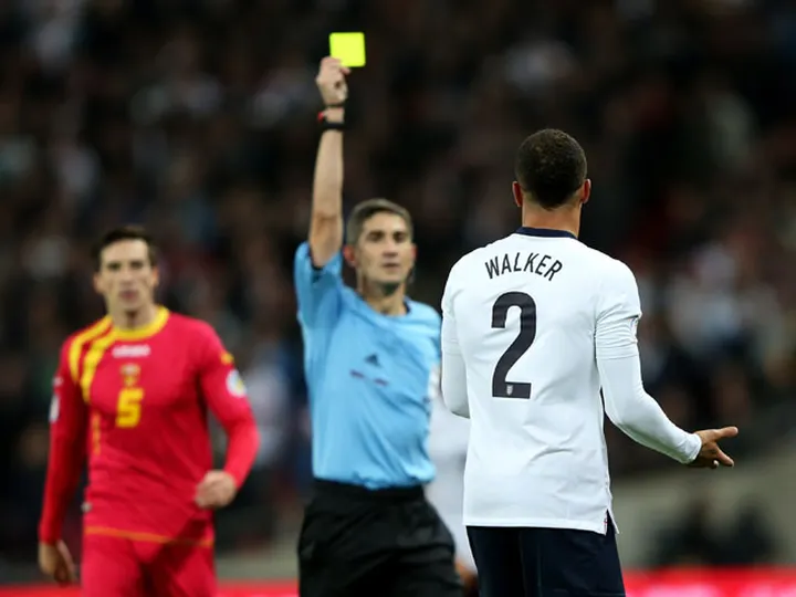 Walker rues "stupid" yellow card